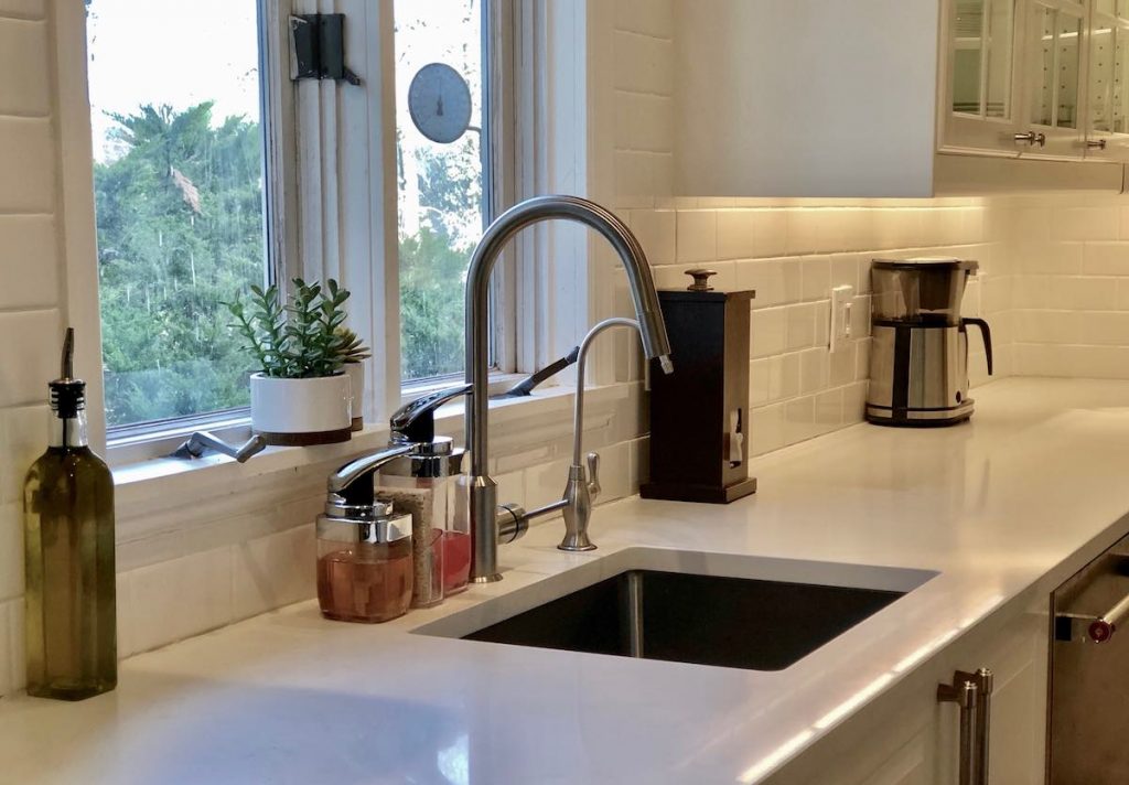 minimalist-kitchen-counter-3-1024x712